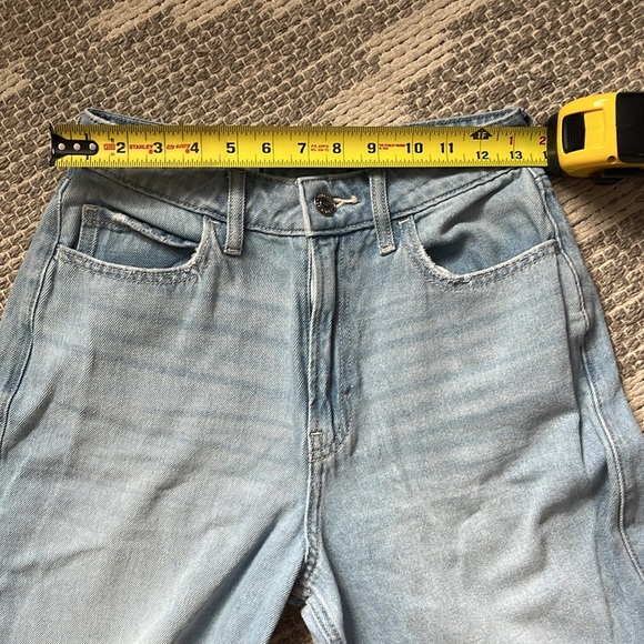 Hollister high waisted jeans - Picture 4 of 6